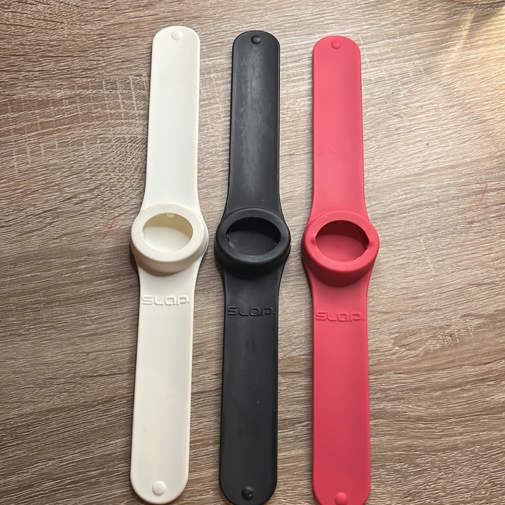 3 Slapwatch bracelets - Picture 2 of 4